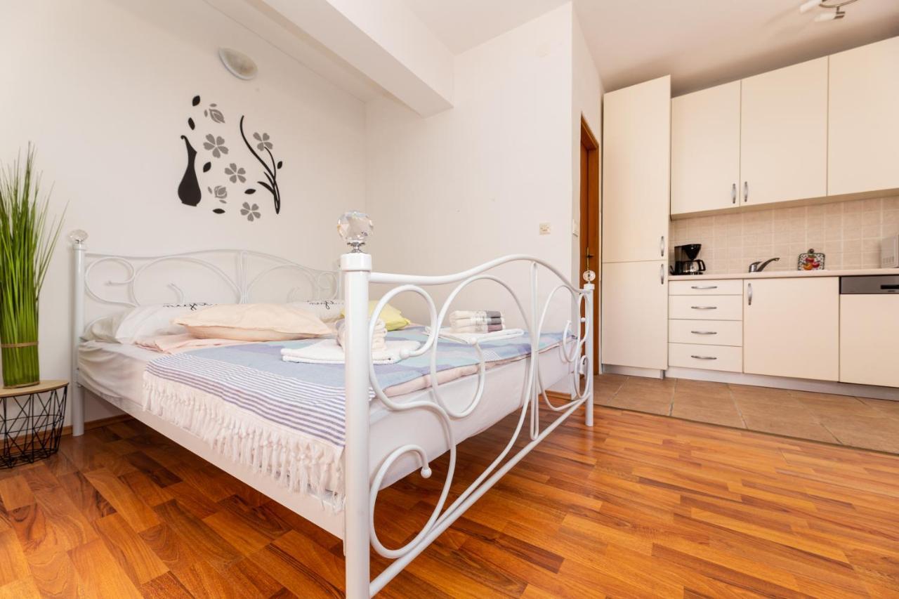 Malinsummer Apartments Малинска Экстерьер фото