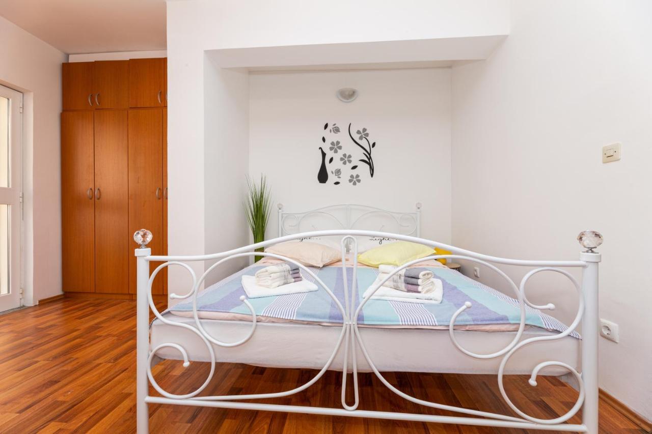 Malinsummer Apartments Малинска Экстерьер фото